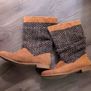 Toms Brown Suede and Knit Boots